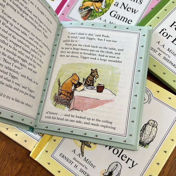 The Original Winnie the Pooh Treasury II - Picture 5 of 6